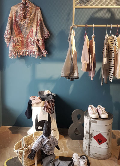 Monica Mariz store la kulla esposizione prodotti bambino